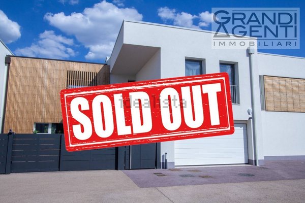 casa indipendente in vendita a Verona