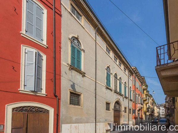 casa indipendente in vendita a Verona in zona Centro Storico