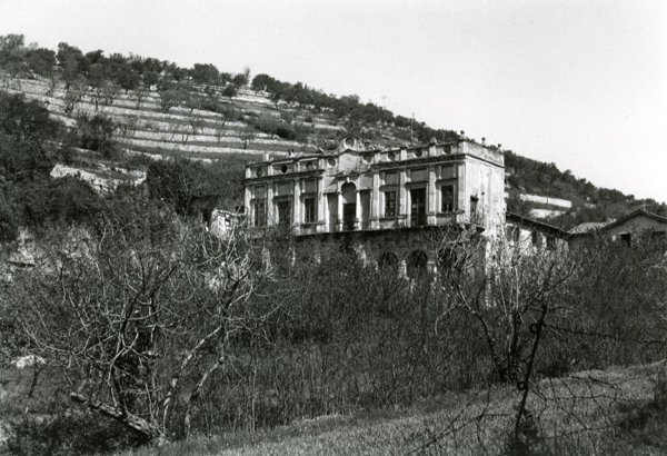 casa indipendente in vendita a Verona in zona Valdonega