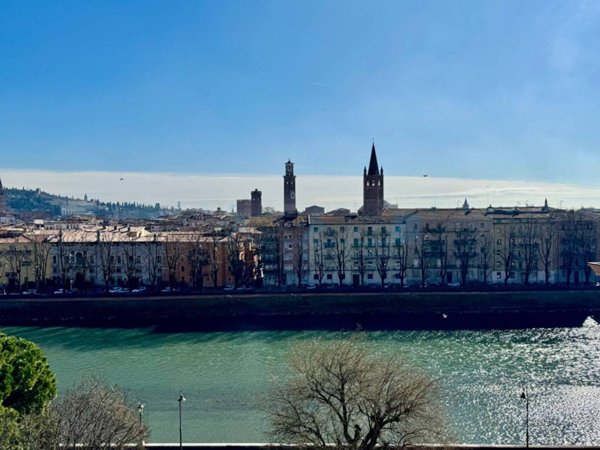 appartamento in vendita a Verona in zona Centro Storico