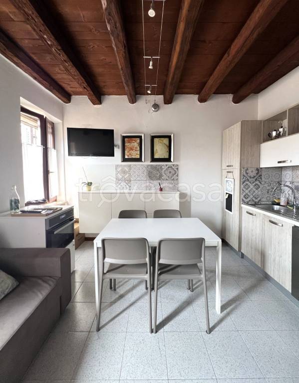 appartamento in vendita a Verona in zona Centro Storico