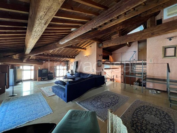 appartamento in vendita a Verona in zona Centro Storico