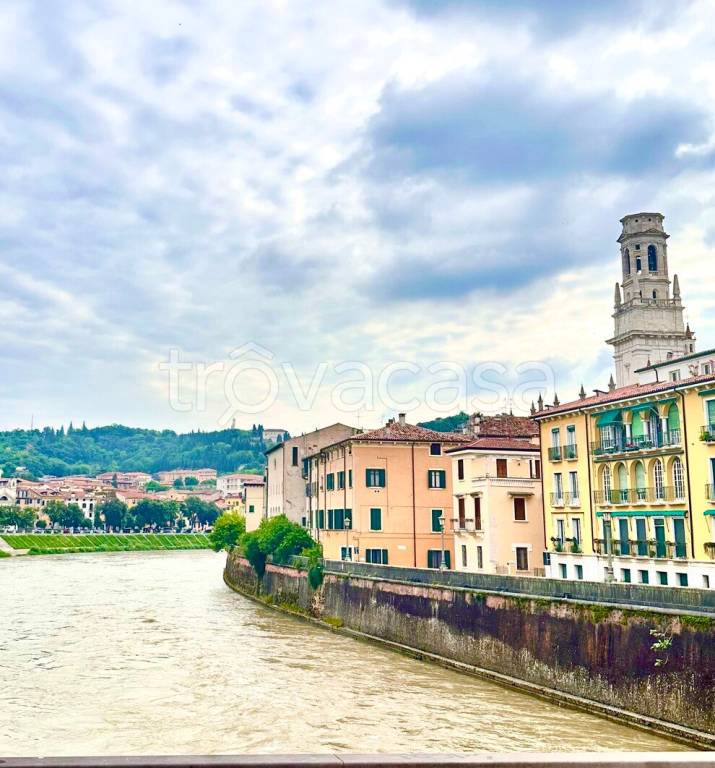 appartamento in vendita a Verona in zona Centro Storico
