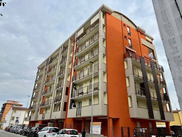 appartamento in vendita a Verona in zona Golosine