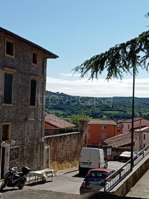 casa indipendente in vendita a Verona