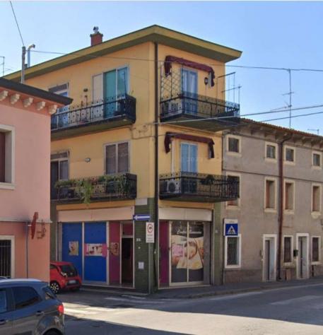 appartamento in vendita a Verona in zona Cadidavid
