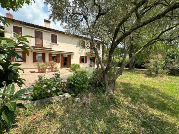 casa indipendente in vendita a Verona in zona Quinzano