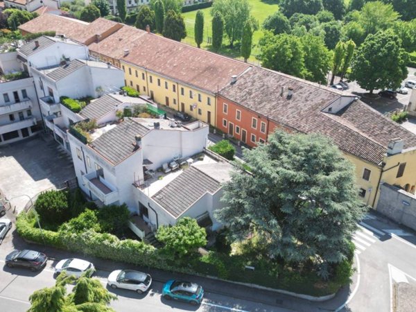 casa indipendente in vendita a Verona