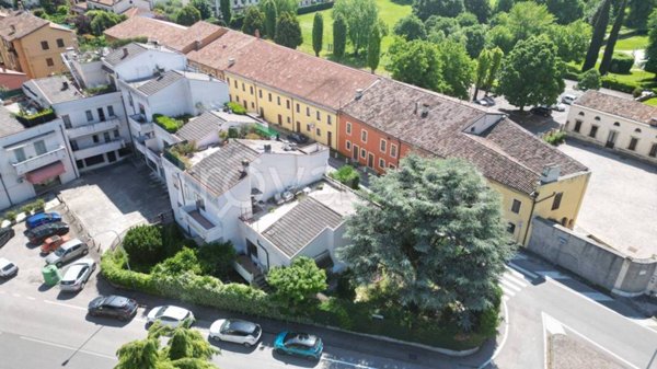 casa indipendente in vendita a Verona