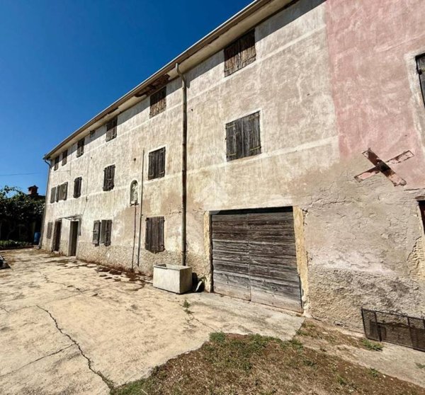 casa indipendente in vendita a Verona in zona Avesa