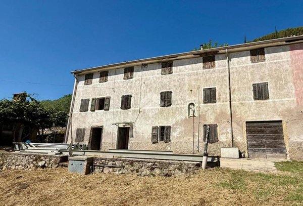 casa indipendente in vendita a Verona in zona Avesa