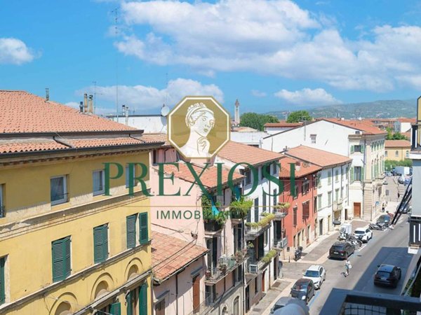 appartamento in vendita a Verona in zona Centro Storico