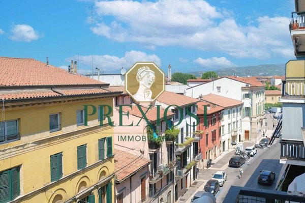 appartamento in vendita a Verona in zona Centro Storico