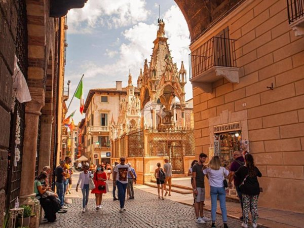 negozio in vendita a Verona in zona Centro Storico