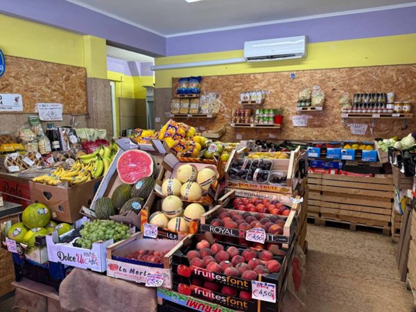 negozio in vendita a Verona in zona Borgo Venezia / Borgo Trieste