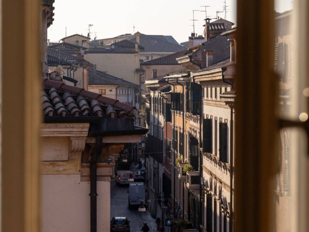 appartamento in vendita a Verona in zona Centro Storico