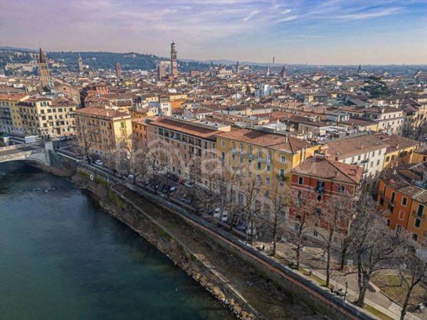 appartamento in vendita a Verona in zona Centro Storico