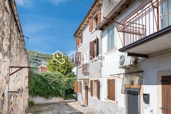 casa indipendente in vendita a Verona in zona Quinzano