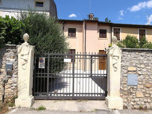 casa indipendente in vendita a Verona