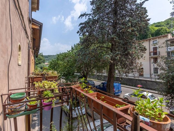 casa indipendente in vendita a Verona in zona Avesa
