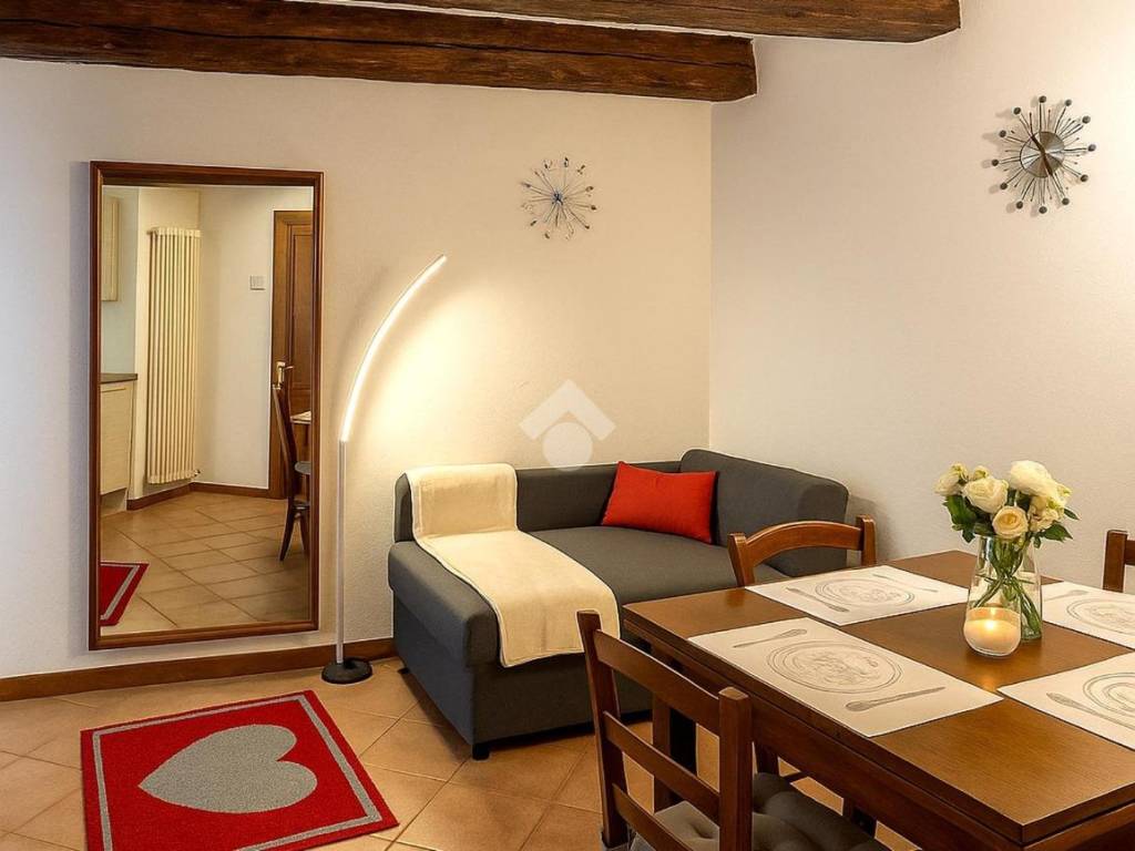 casa indipendente in vendita a Verona in zona Valdonega