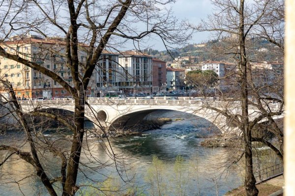 appartamento in vendita a Verona in zona Centro Storico