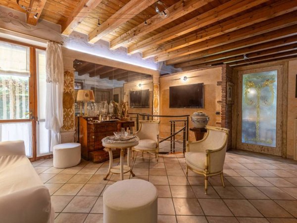 appartamento in vendita a Verona in zona Valdonega