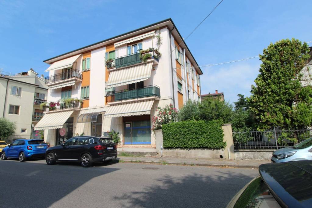 appartamento in vendita a Verona in zona Golosine