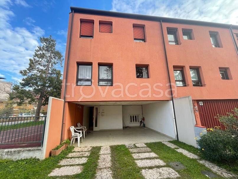 casa indipendente in vendita a Verona in zona Centro Storico