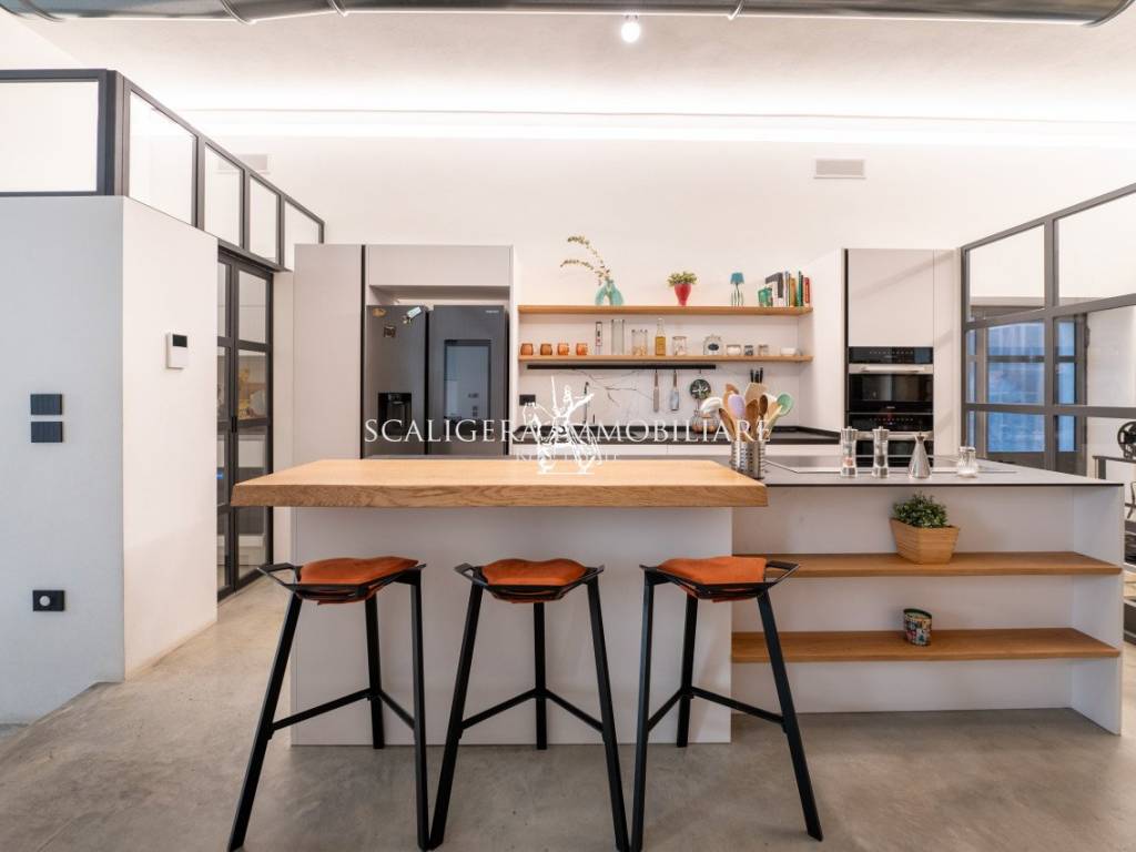 appartamento in vendita a Verona in zona Centro Storico