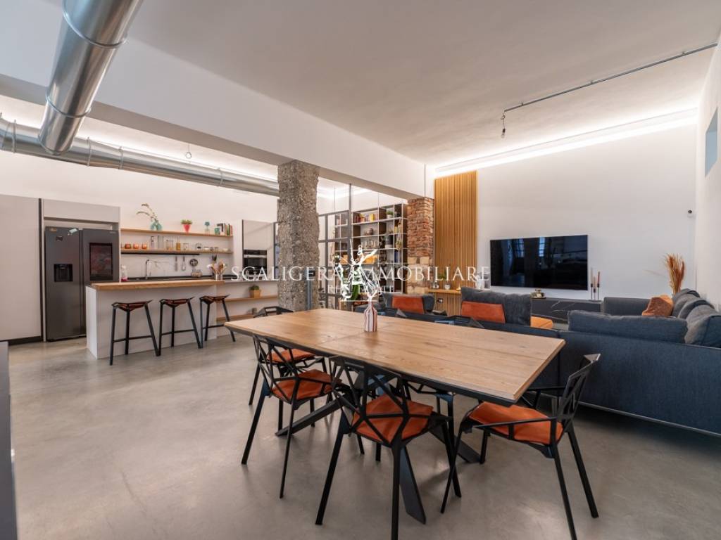 appartamento in vendita a Verona in zona Centro Storico