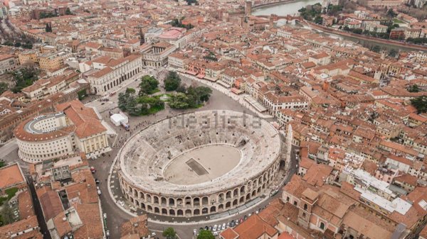 locale di sgombero in vendita a Verona in zona Centro Storico