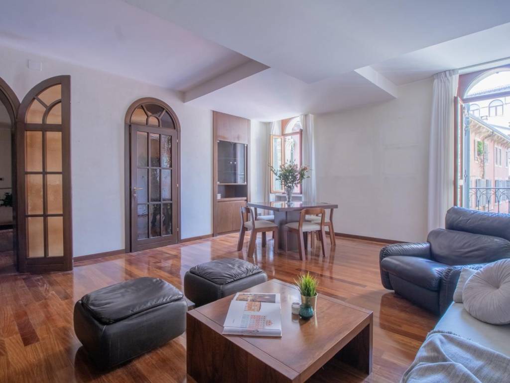 appartamento in vendita a Verona in zona Centro Storico