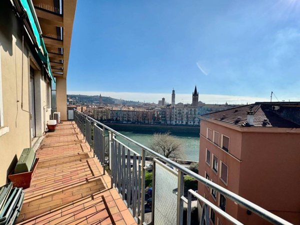 appartamento in vendita a Verona in zona Centro Storico