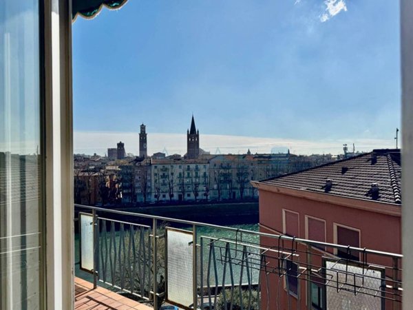 appartamento in vendita a Verona in zona Centro Storico
