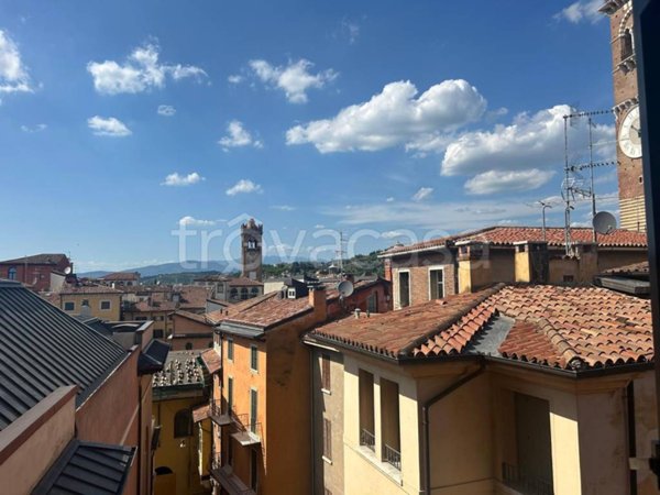 appartamento in vendita a Verona in zona Centro Storico