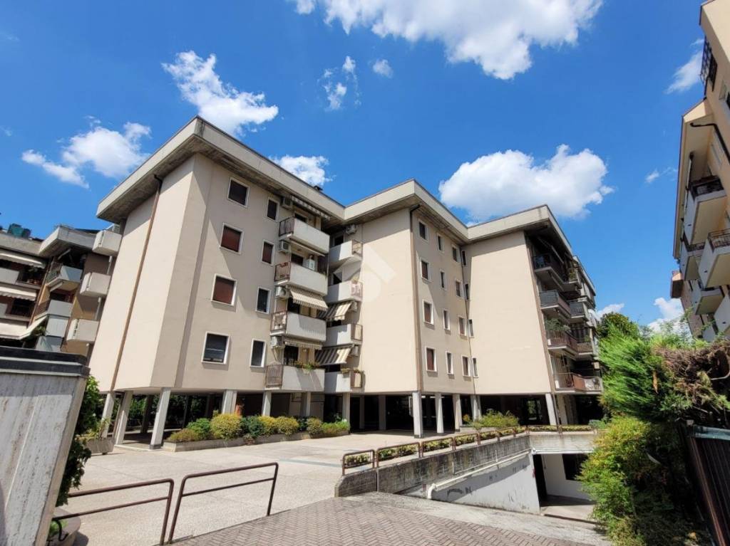 appartamento in vendita a Verona in zona Borgo Roma
