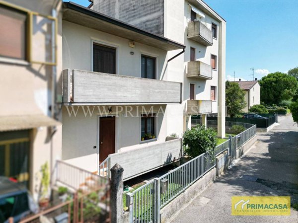 casa indipendente in vendita a Verona in zona Cadidavid