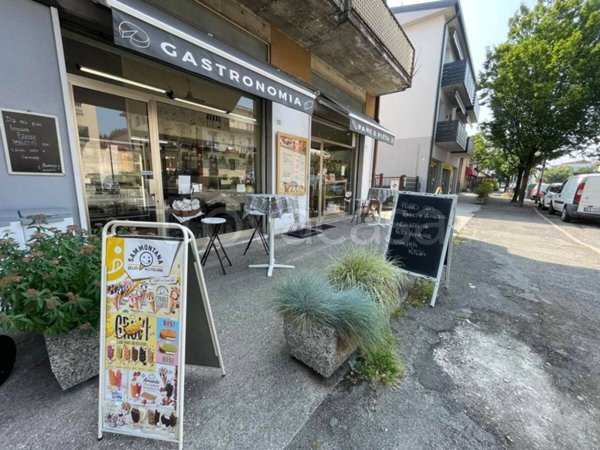 negozio in vendita a Verona in zona Borgo Roma
