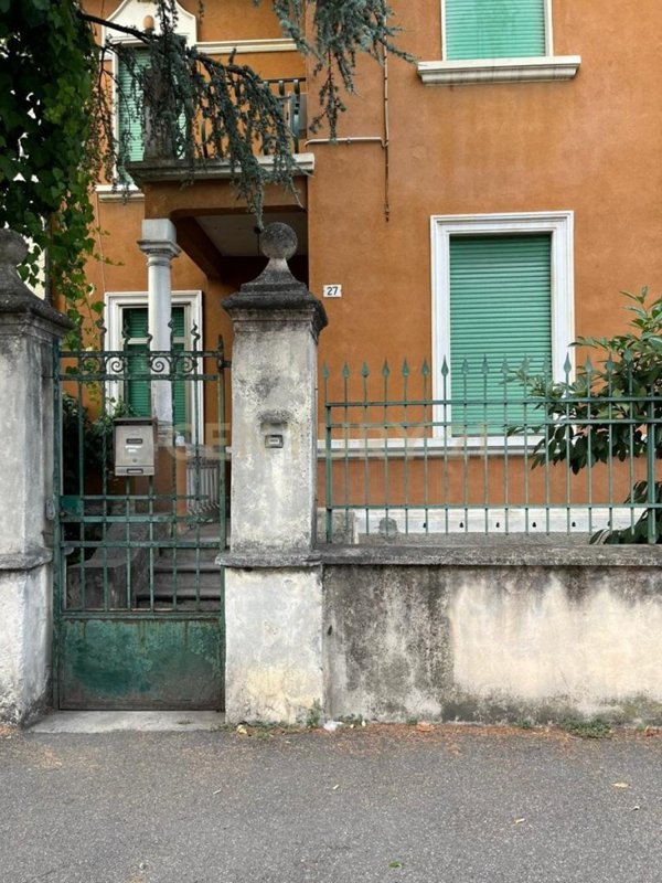 casa indipendente in vendita a Verona in zona Golosine
