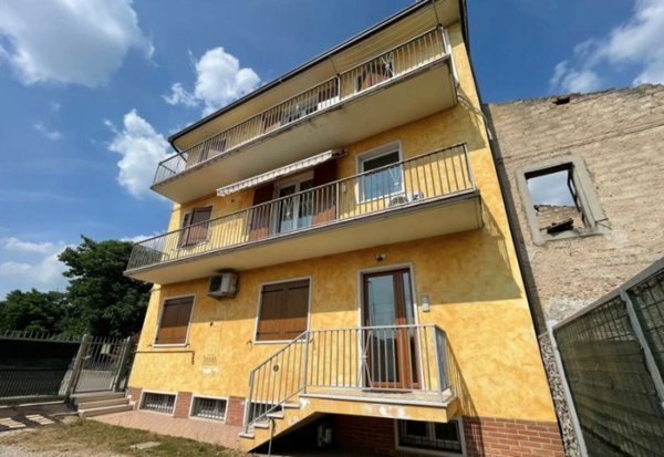appartamento in vendita a Verona in zona Golosine