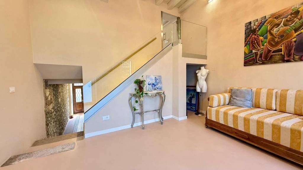 casa indipendente in vendita a Verona in zona Avesa