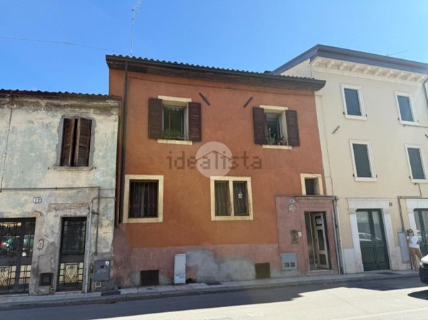 appartamento in vendita a Verona in zona San Zeno