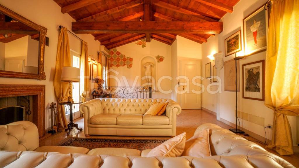 appartamento in vendita a Verona in zona Centro Storico