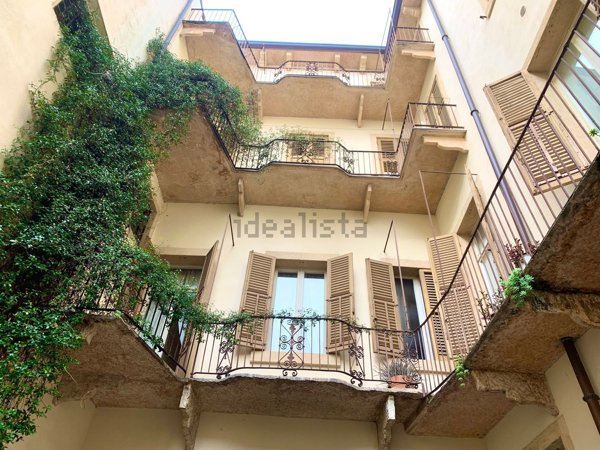 appartamento in vendita a Verona in zona Centro Storico