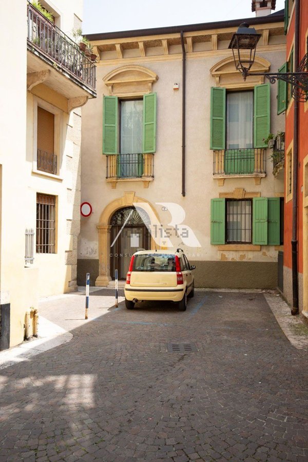 casa semindipendente in vendita a Verona in zona Centro Storico