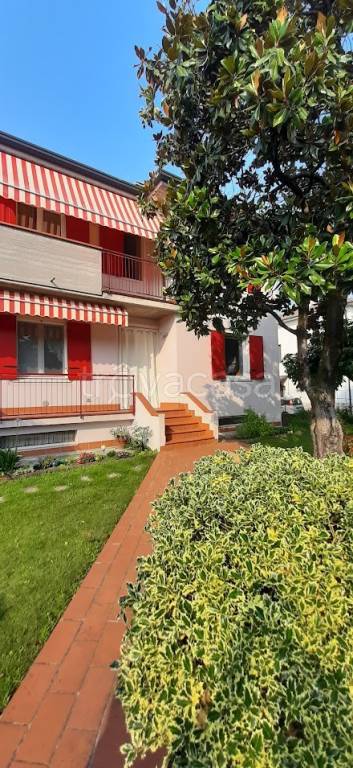 appartamento in vendita a Verona in zona Borgo Roma