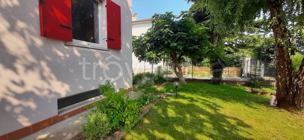casa indipendente in vendita a Verona in zona Borgo Roma