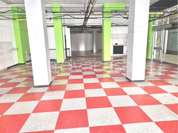 negozio in vendita a Verona in zona Borgo Venezia / Borgo Trieste