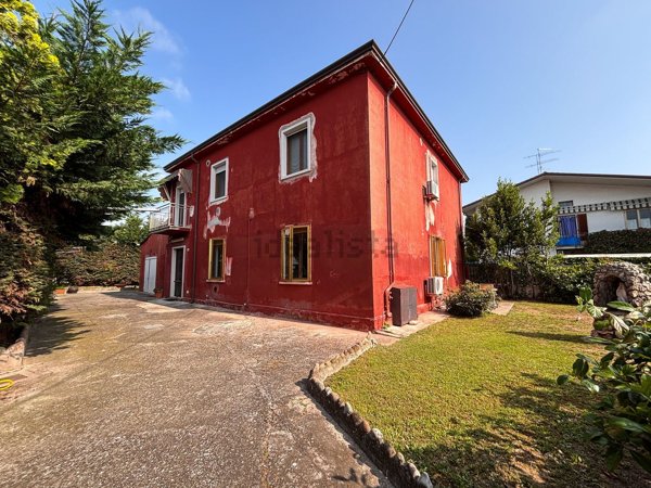 casa indipendente in vendita a Verona in zona San Massimo all'Adige
